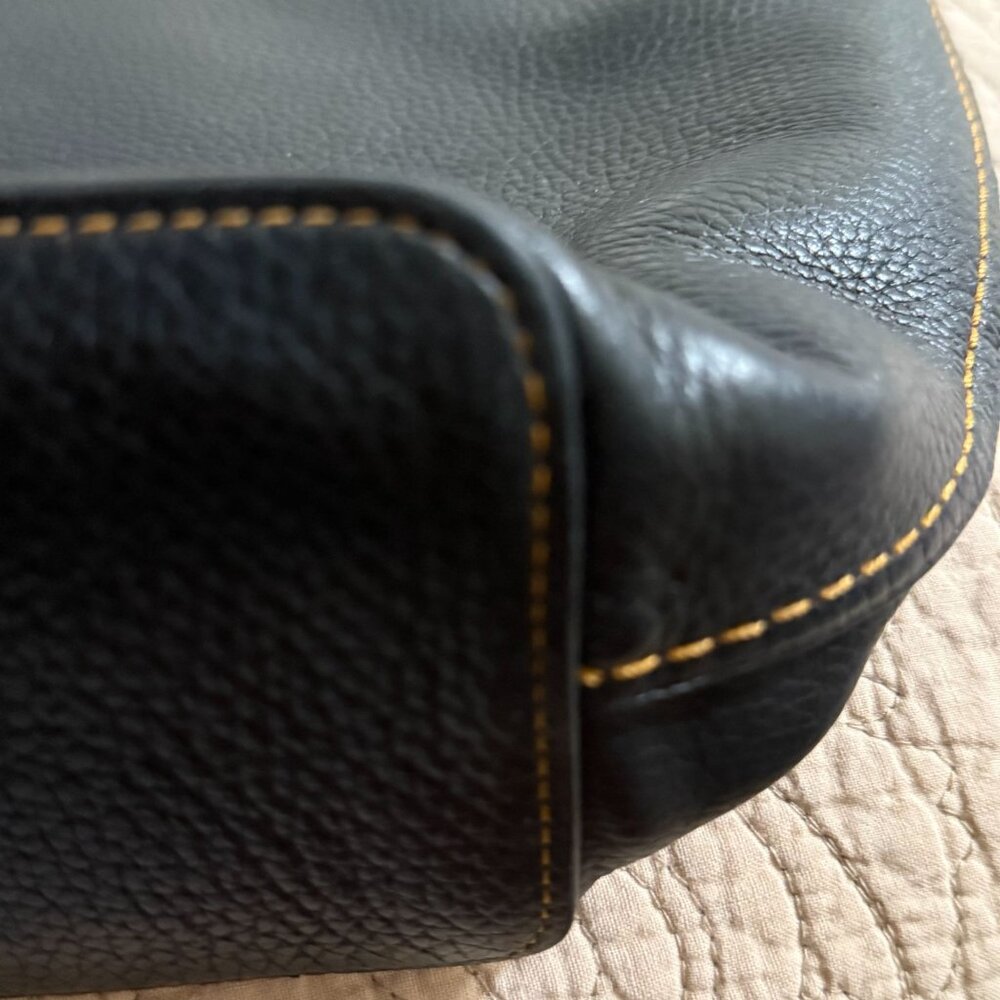 Coach pebbled Leather Duffle Shoulder Bag Twist Lock Classic Black - Picture 5 of 16